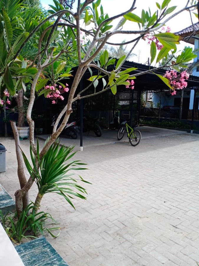 Kuta  Friends Beach Hotel מראה חיצוני תמונה