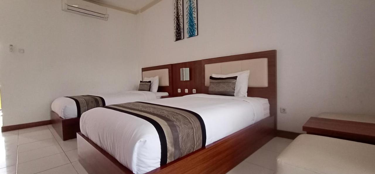 Kuta  Friends Beach Hotel מראה חיצוני תמונה