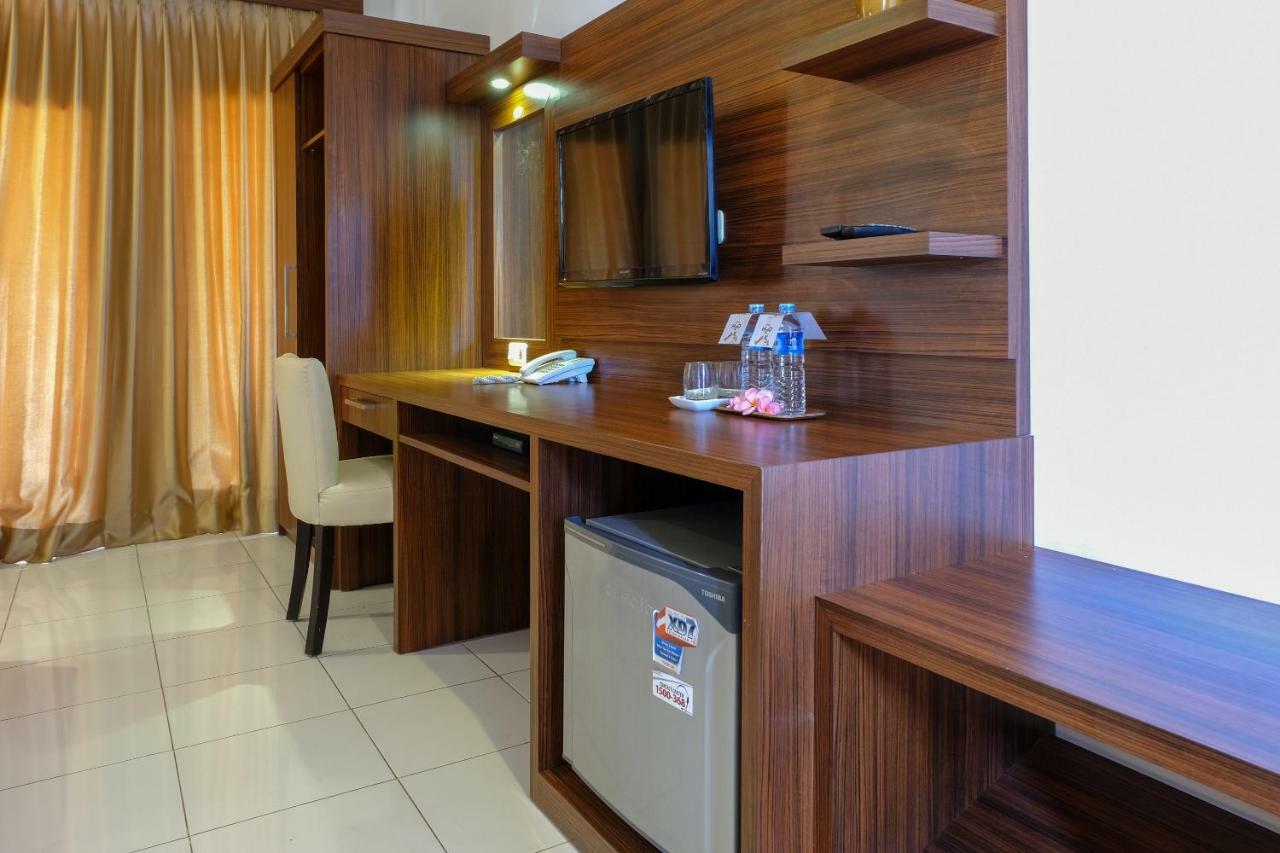 Kuta  Friends Beach Hotel מראה חיצוני תמונה