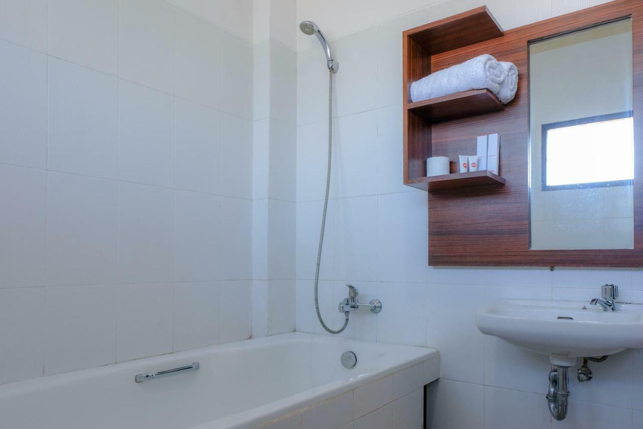 Kuta  Friends Beach Hotel מראה חיצוני תמונה