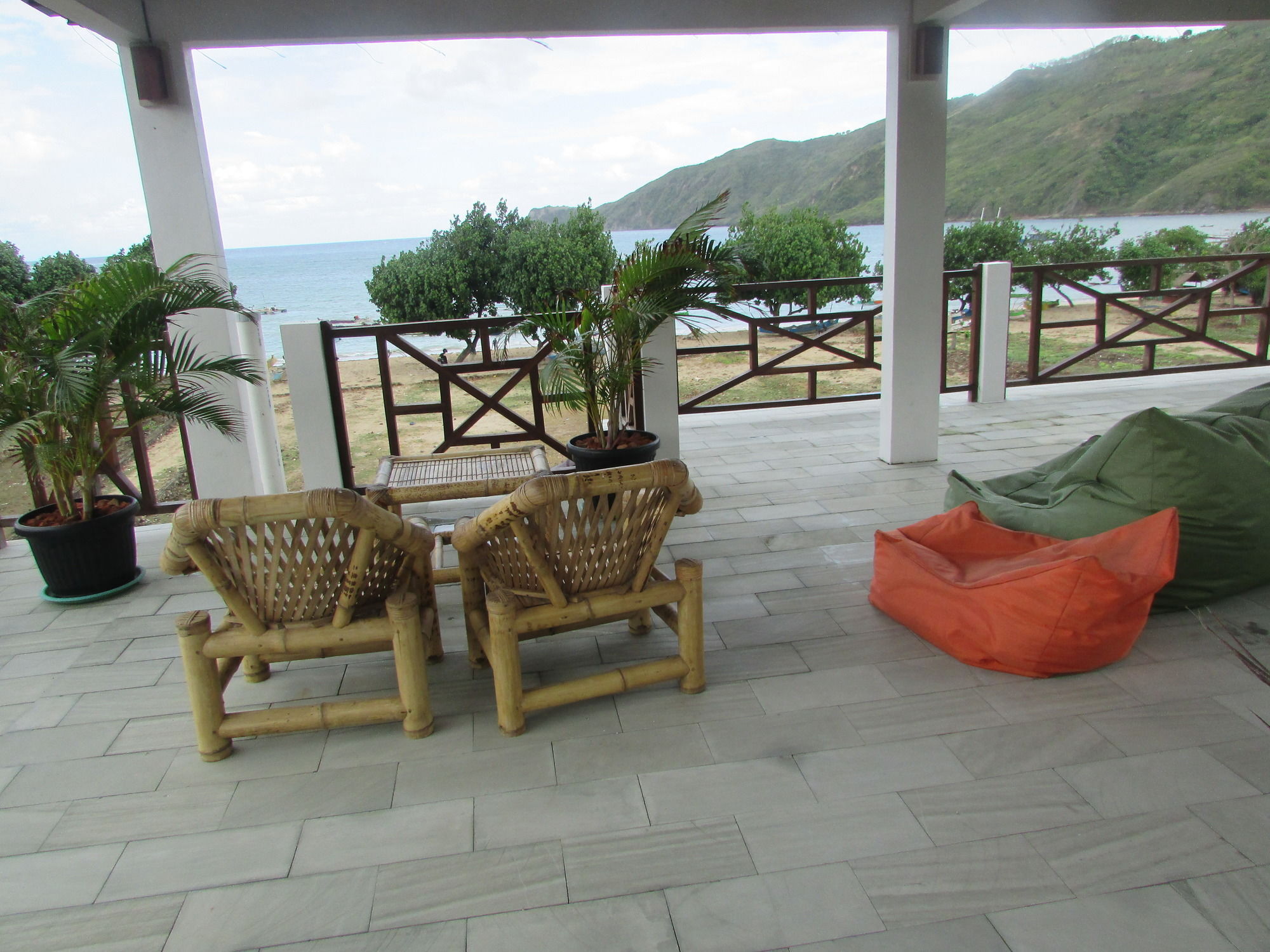 Kuta  Friends Beach Hotel מראה חיצוני תמונה