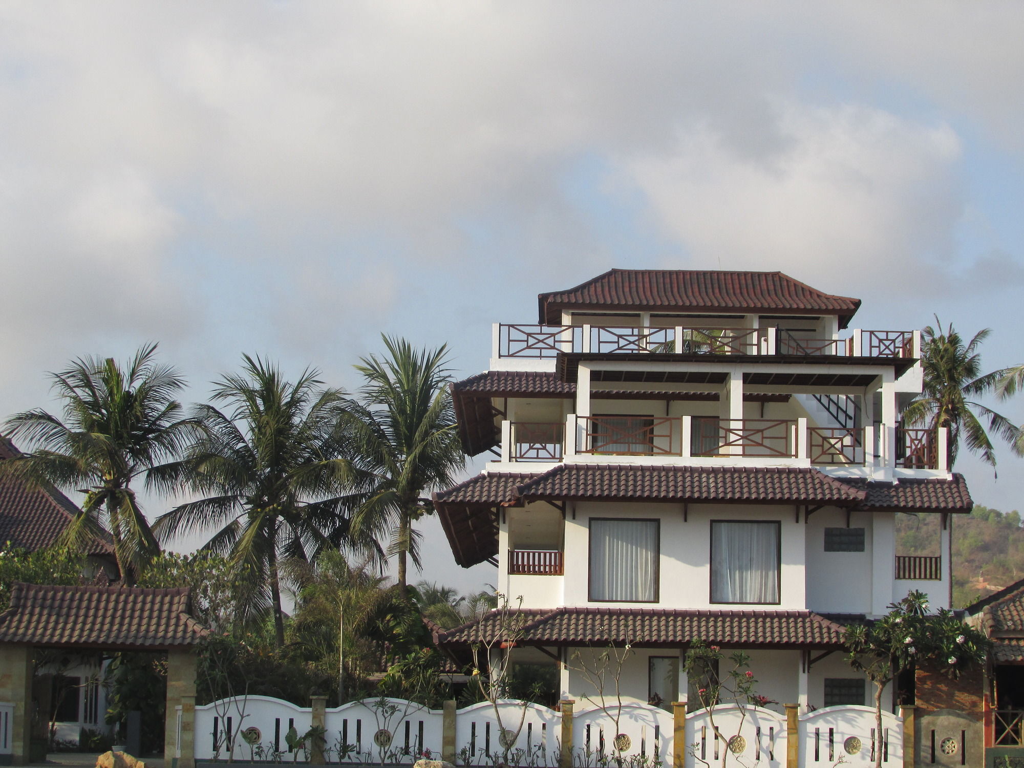 Kuta  Friends Beach Hotel מראה חיצוני תמונה