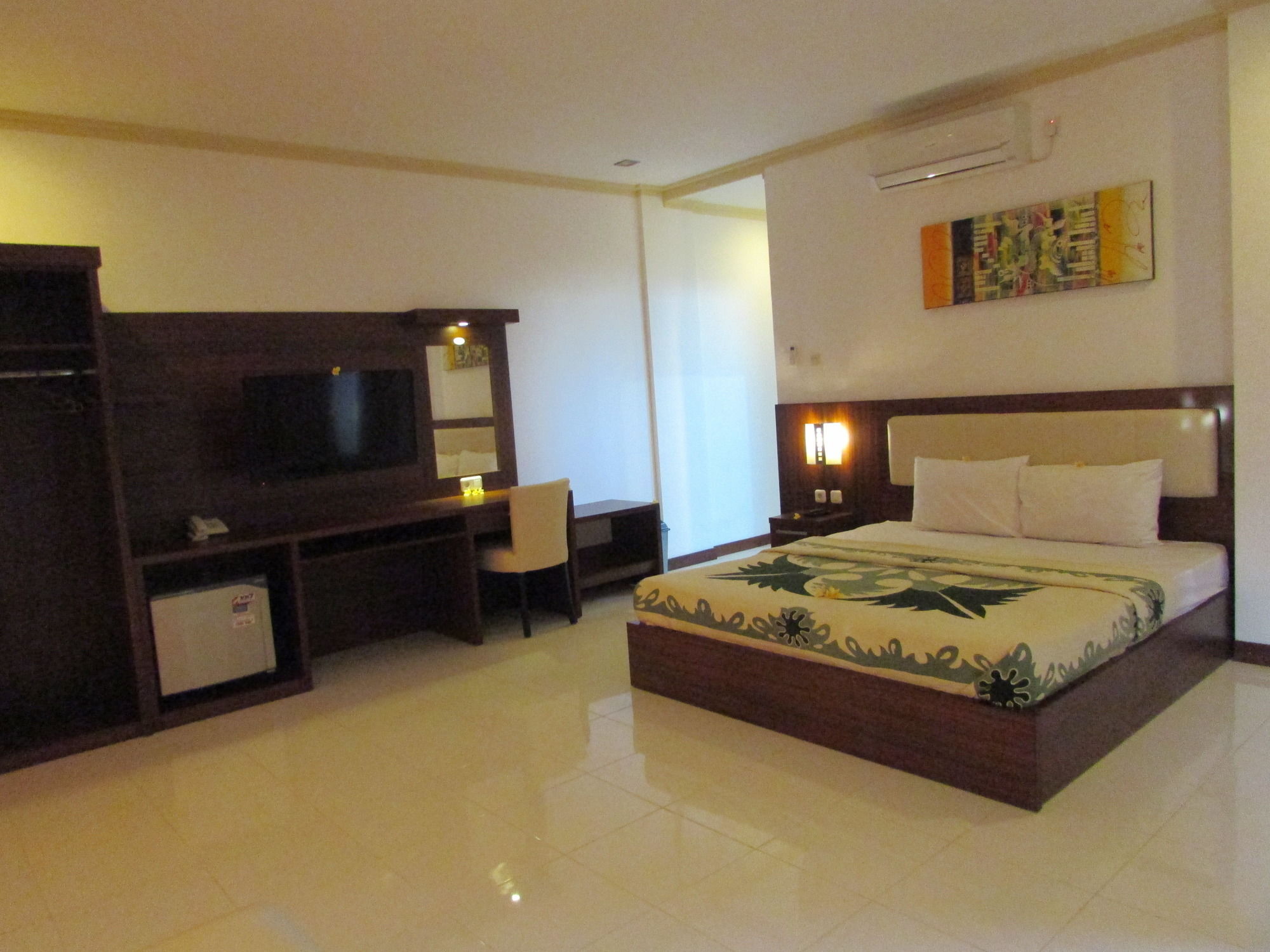 Kuta  Friends Beach Hotel מראה חיצוני תמונה
